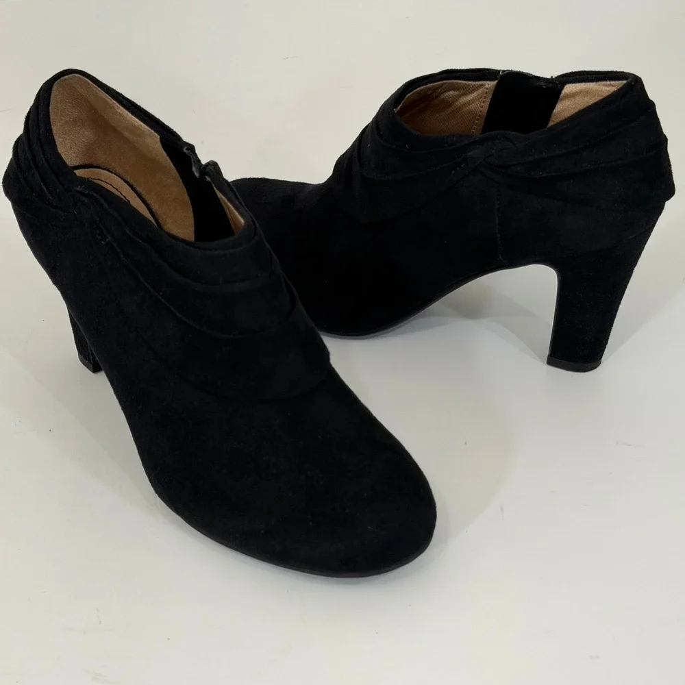 LifeStride Corie Booties 9W Black Faux Suede Ankle Boot Wide Comfort Zipper Heel